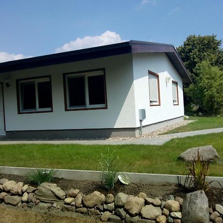 Behaglicher Bungalow Fuer Mensch Und Hund Barkhagen Kültér fotó