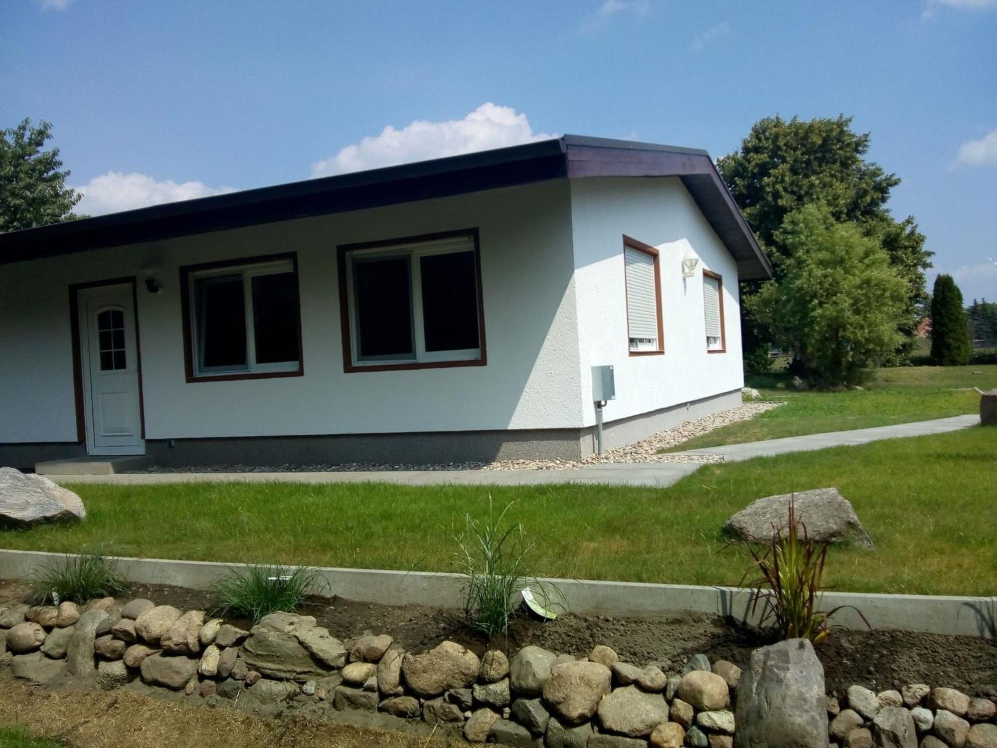 Behaglicher Bungalow Fuer Mensch Und Hund Barkhagen Kültér fotó